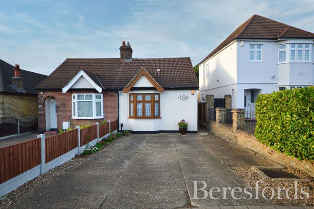 2-bed house on 103, Chase Cross Road, Romford, £425,000