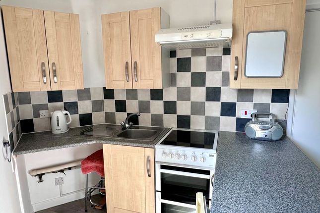16 Norfolk Mews, Sea Front, Hayling Island photo 3