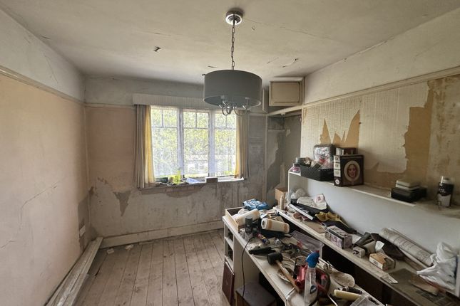 131, Sandringham Crescent, South Harrow photo 5
