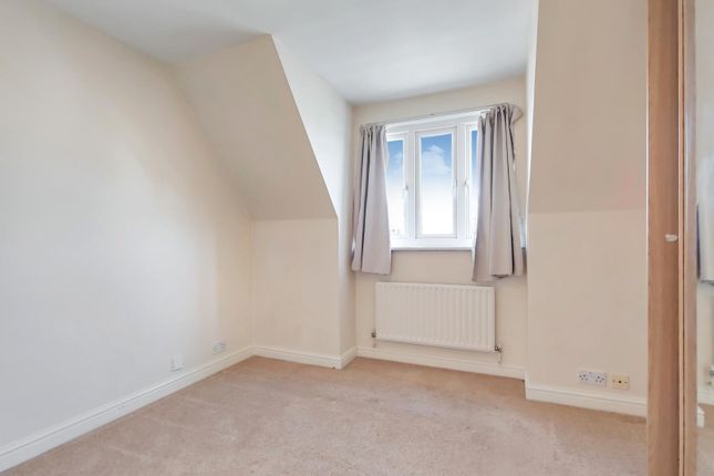 15 Willows Court,, Sir Cyril Black Way, Wimbledon photo 4