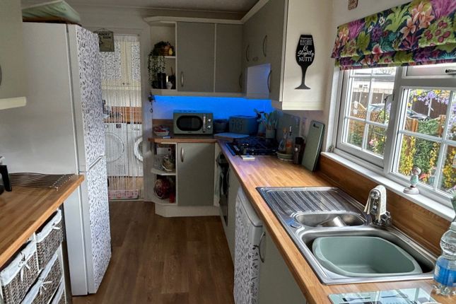 6, Riverbank Close Marina View, Lincoln photo 3