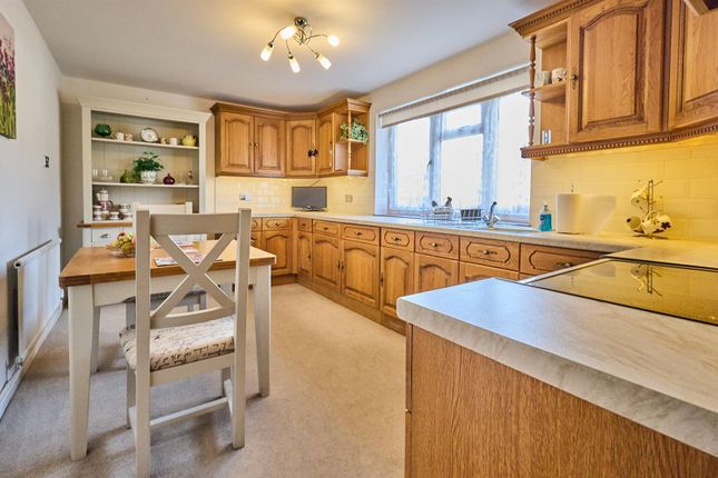 12, St. Marys Avenue, Barwell photo 3
