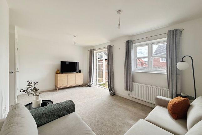 1, Binyon Gardens, Hitchin photo 3