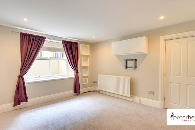 Bedroom 1 (Rear)