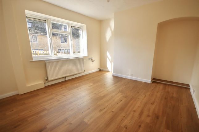 134, Wood Lane, Chippenham photo 3