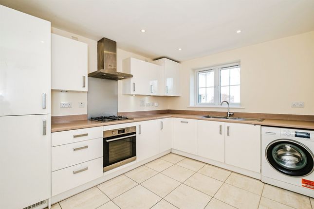27, Tulip Tree Road, Worthing photo 4