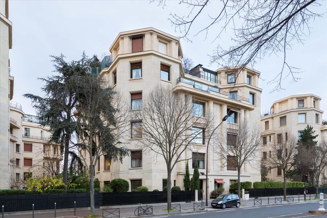 Thumbnail Apartment for sale in Paris 16, France, France