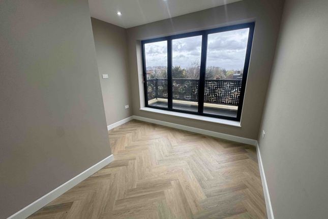 Flat 4 - 3 Bed-  Finchley High Road