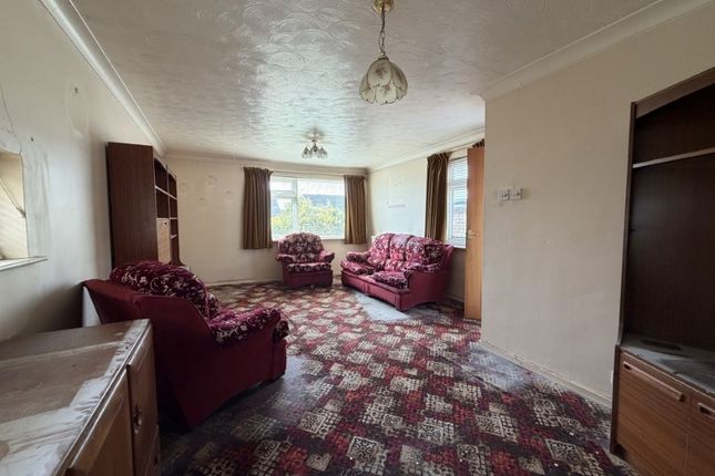 90 Prince of Wales Drive, Ipswich photo 2