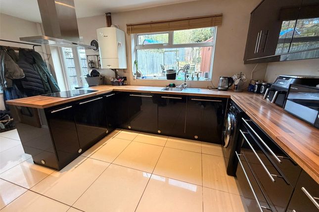 2, Douglas Avenue, Bolton photo 4