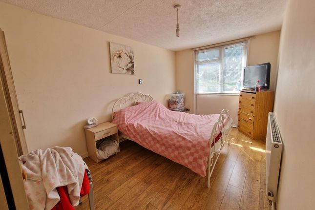 Terraced house for sale in Kingscott Close, Hull