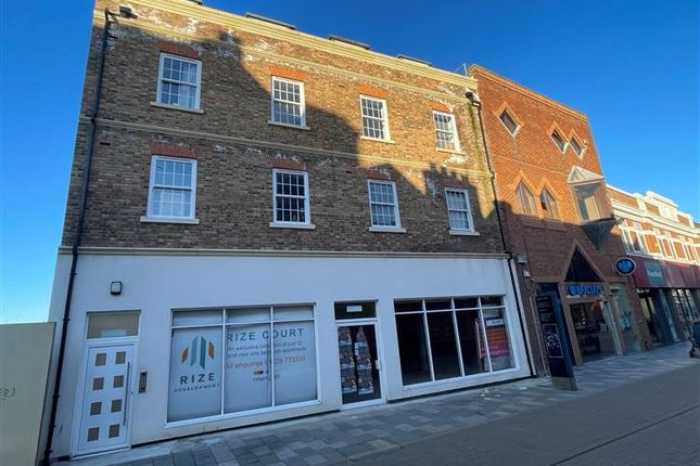 Retail premises to let in 94-96 High Street, Maidenhead