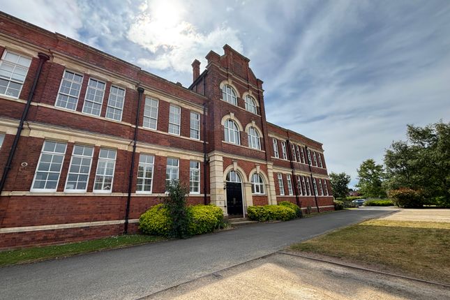 1-bed flat on 19, LICHFIELD, £945/mo