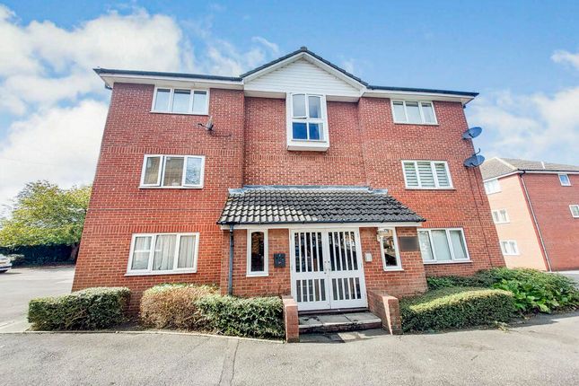 2-bed house on 76, Peterborough, £950/mo