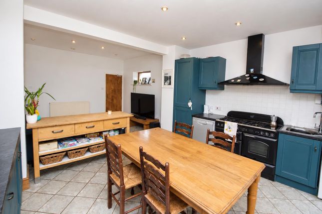 82A, Cox Green Road, Bolton photo 4