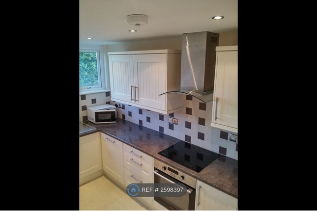 Kitchen 2/2