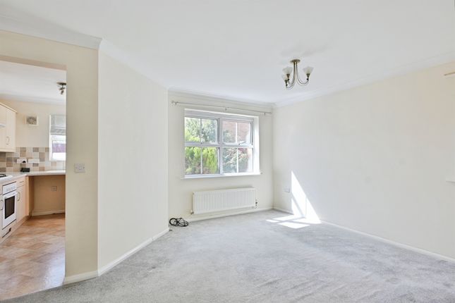 11, Dagless Way, March photo 3