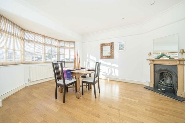 Thames Lodge, 18, Green Street, Sunbury-On-Thames photo 4