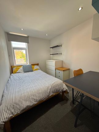 4A, Charnwood Grove, Nottingham photo 5