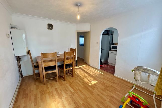 5, Florence Close, Harlow photo 2
