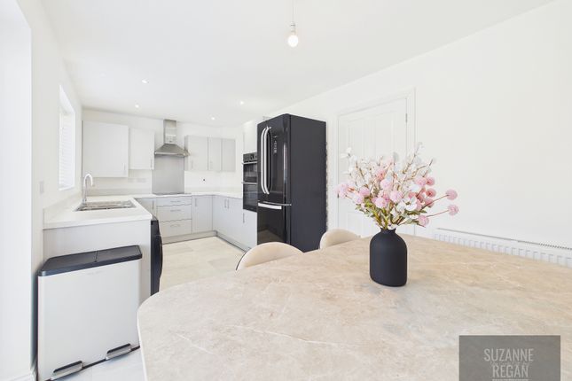 29 Hollyberry Way, Coventry photo 2