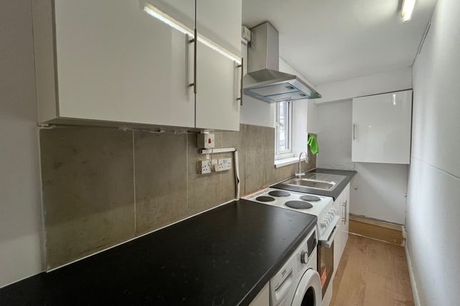 Flat 3, 1A Inverness Road, Southall photo 2
