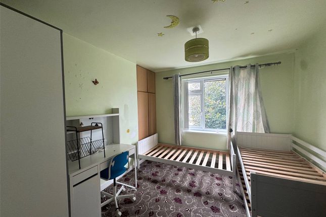 24, Thorn Grove, West Yorkshire photo 2