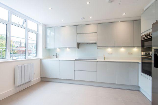 Flat Flat 120, ,, Grove End Gardens, Grove End Road, London photo 4