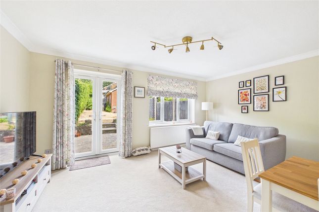 37, Riverside Avenue, Surrey photo 4