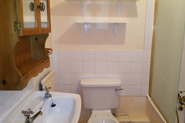 Flat 10, Westfield Avenue, Hayling Island photo 3