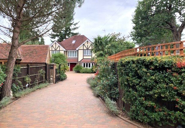Detached house for sale in Hempstead Road, Watford, Hertfordshire