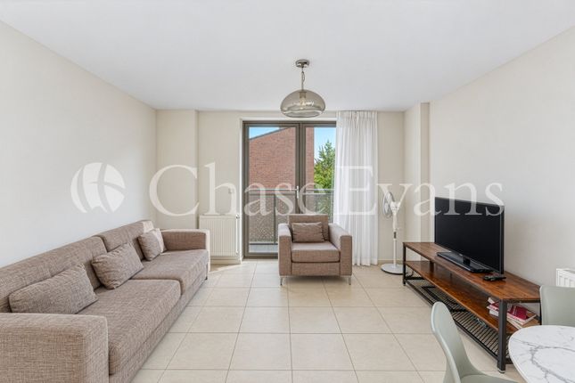 Pandora Court, Canning Town photo 3