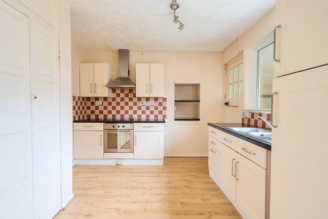97, Southlands, Somerset photo 3