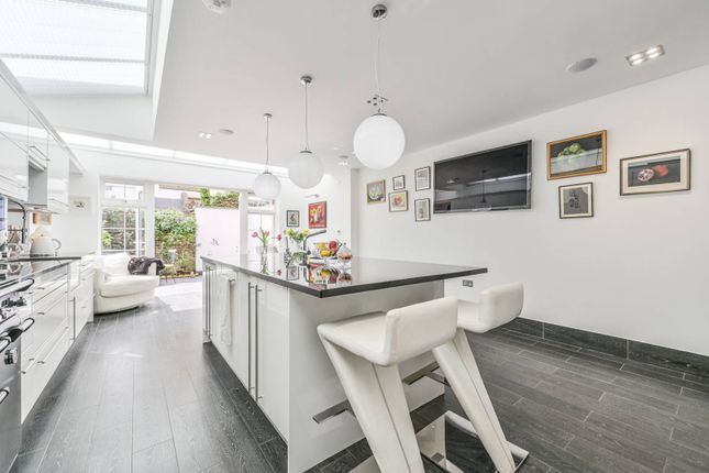 Thumbnail Property for sale in Fontarabia Road, Clapham Common North Side, London