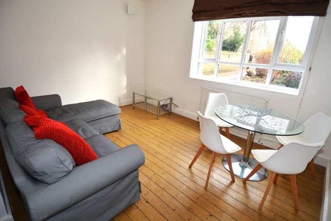 Thumbnail Flat to rent in Kings Avenue, Clapham Park