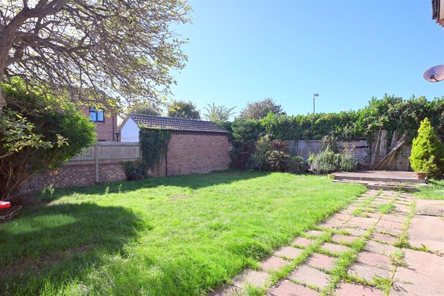 Gardner Close, Eastbourne photo 3