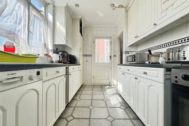 Room 3, 177, Lyndhurst Avenue, Twickenham photo 5