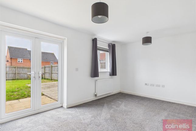 9, Pheasant Way, Scarborough photo 4
