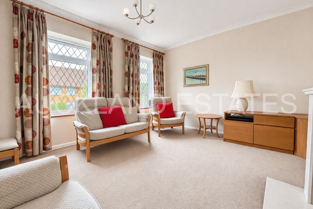 16, Kemble Close, Potters Bar photo 4