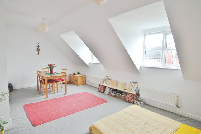 Flat for sale in Hilly Orchard, Stroud, Gloucestershire