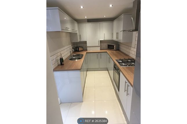 Kitchen Of Similar Size And Layout