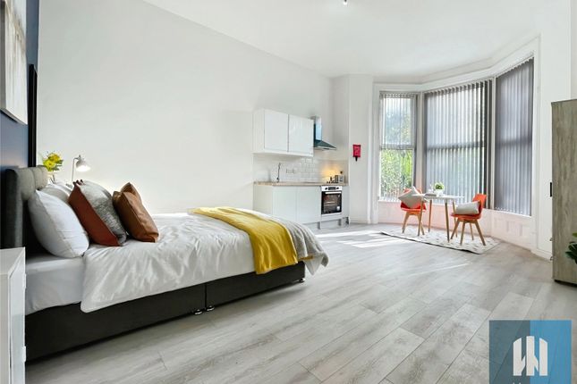 Room 5, 2, Park Drive, Huddersfield photo 2