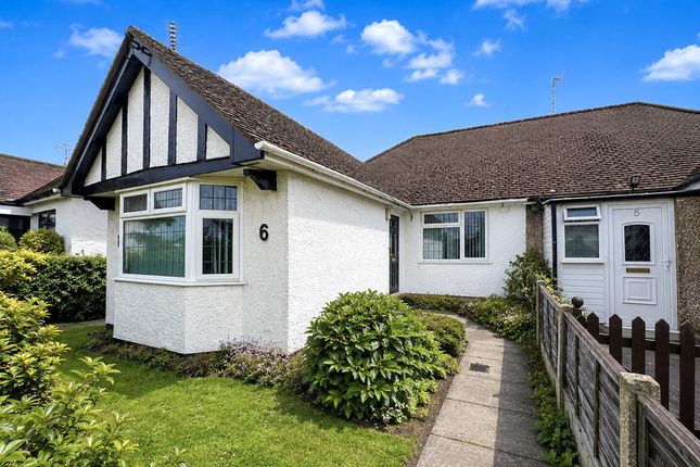 3-bed house on 6, Barbara Close, Rochford, £330,000