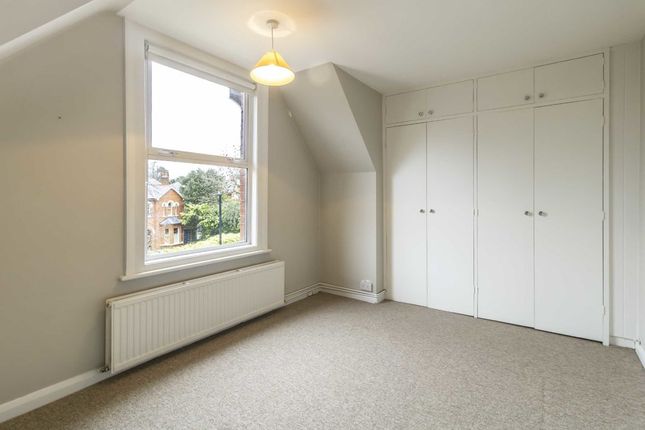 Flat to rent in Park Hill, London