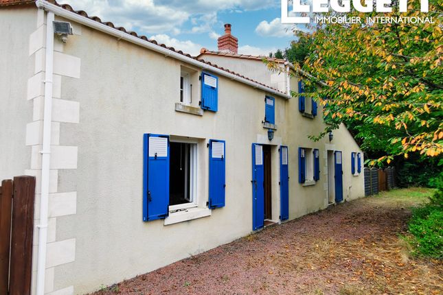 Villa for sale in Mouilleron-Saint-Germain, Vendée, Pays De La Loire