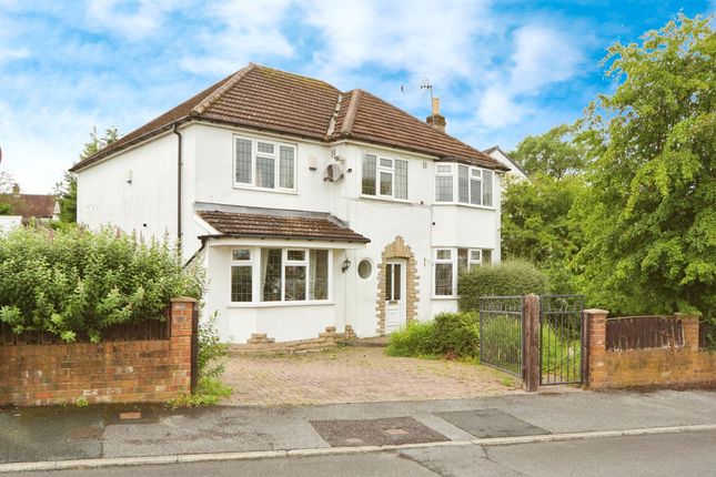 Thumbnail Detached house for sale in Gainsborough Drive, Leeds