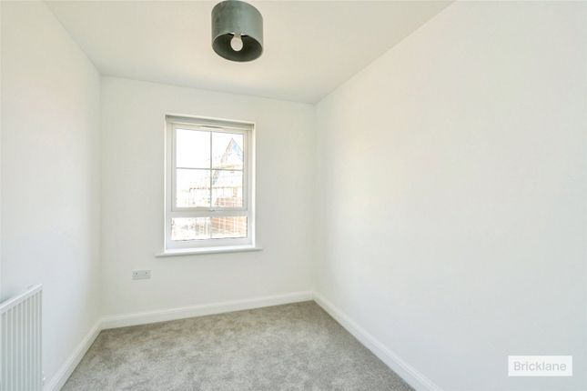 10, Lapwing Heights, Chichester photo 5