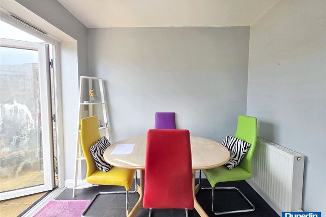 28, Topland Grove, Birmingham photo 4