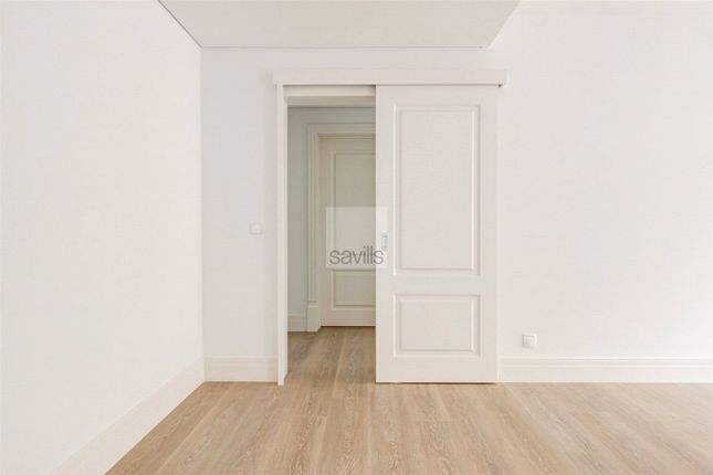 Apartment for sale in 3 Bedroom Apartment, Janelas Verdes, Estrela, Lisbon