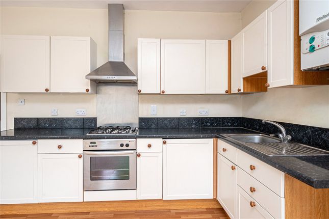 Flat 2, 18, Staines Road, Twickenham photo 4
